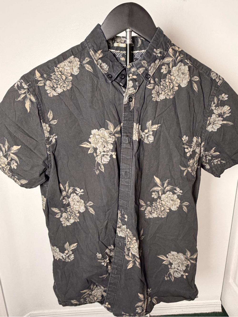 Denim & Flower Black Short-Sleeve Floral Button-Down Shirt